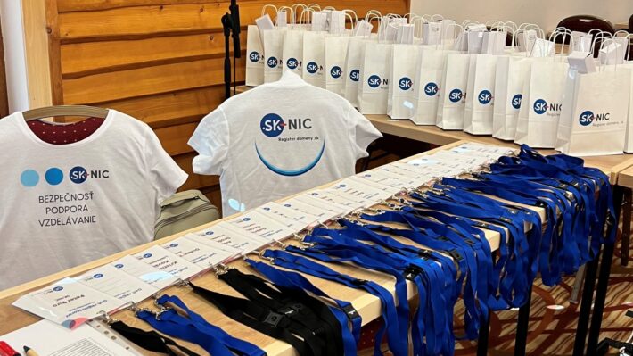 visacky2 Tričká s logom SK-NIC